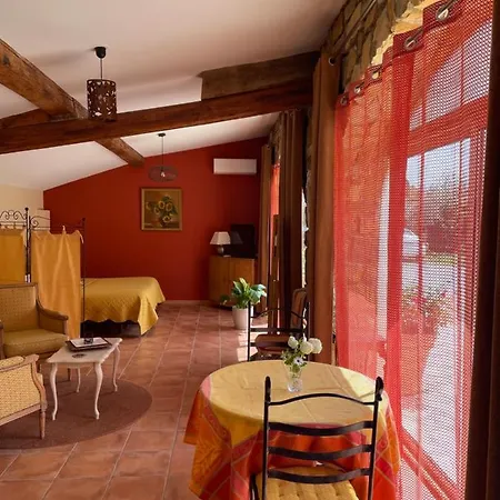 Bed & Breakfast D'hotes La Romaine 4*